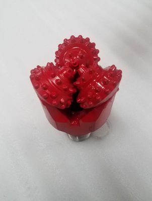 Аттестация АПИ цвета Бластхоле Триконе бурового наконечника водяной скважины ИАДК637 подгонянная битами